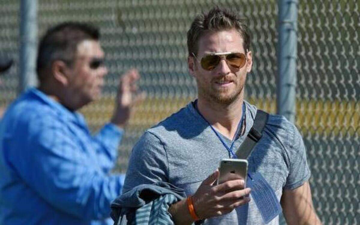 
Juan Pablo Galavis, formerly of “The Bachelor” television show watched during Thursday’s spring training workout for the Royals in Surprise, Ariz.
