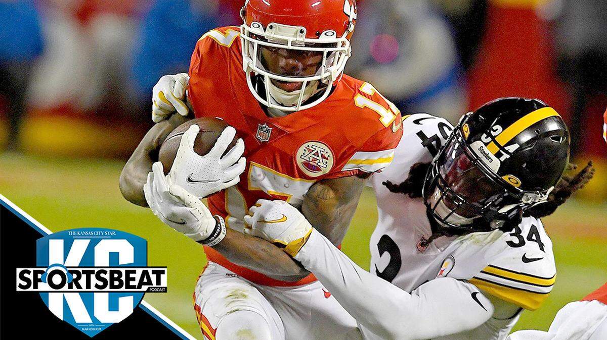 The Chiefs Mecole Hardman, left, tries to break away from Pittsburgh tackler Terrell Edmunds during the second half of Sunday night’s AFC Wild Card playoff game at Arrowhead Stadium. Kansas City beat Pittsburgh, 42-21.