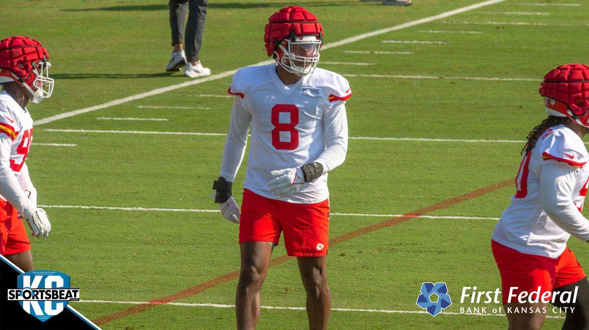 Kansas City Chiefs defensive end Carlos Dunlap (8) warms up during practice at Chiefs training camp on Thursday, Aug. 4, 2022, in St. Joseph.