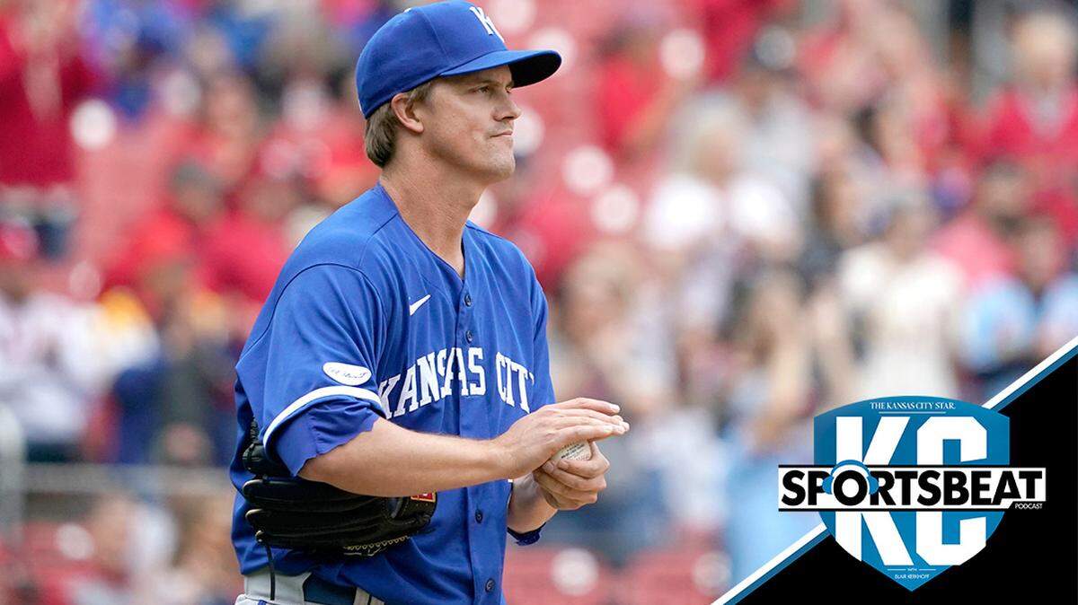 Kansas City Royals starting pitcher Zack Greinke rubs up a new ball after giving up a solo home run to St. Louis Cardinals’ Paul Goldschmidt during the first inning of a baseball game Monday, May 2, 2022, in St. Louis. (AP Photo/Jeff Roberson)