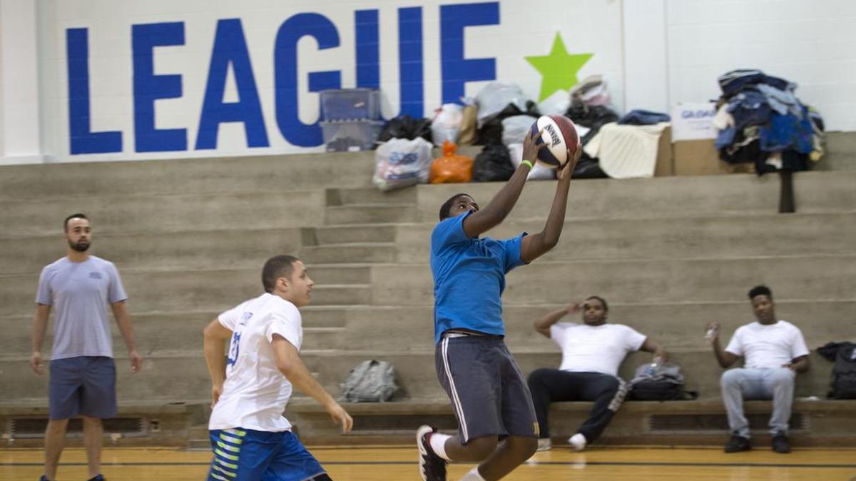 KC Crew offers adult sports leagues for basketball, cornhole, esports, floor shuffleboard, futsal, indoor golf, indoor volleyball and even karaoke for Kansas Citians looking to have fun and meet new friends.