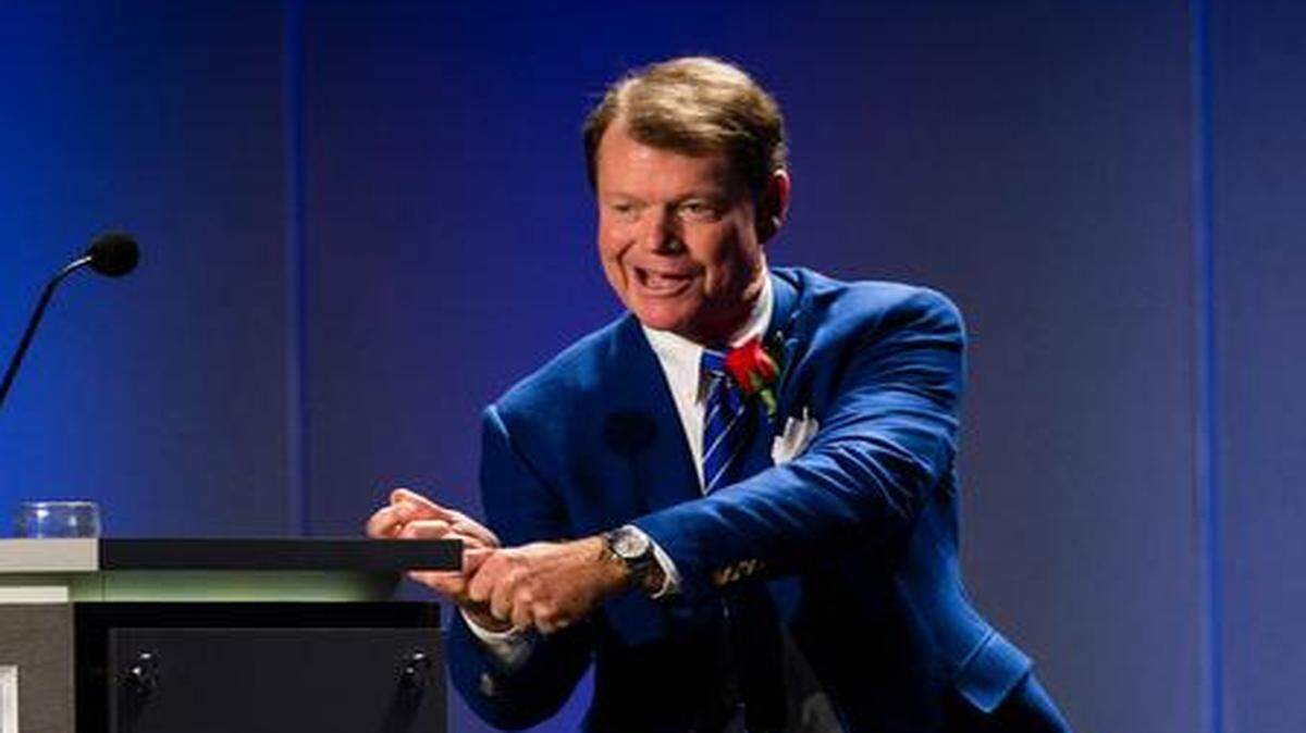 
Tom Watson told a story of playing baseball as a child at the NAIA Champions of Character Foundation Awards Ceremony at the Kansas City Convention Center on Wednesday.
