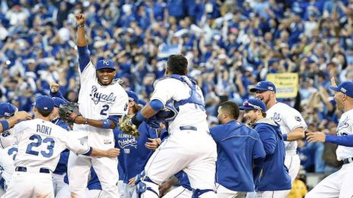 
The Royals rushed the field after beating the Orioles in the ALCS, giving them their first World Series berth since 1985.


