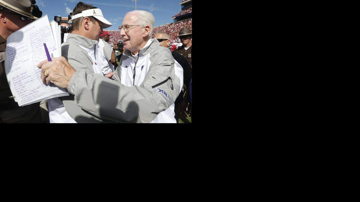 
Bill Snyder (right) and his K-State Wildcats beat Bob Stoops and Oklahoma on Saturday.


