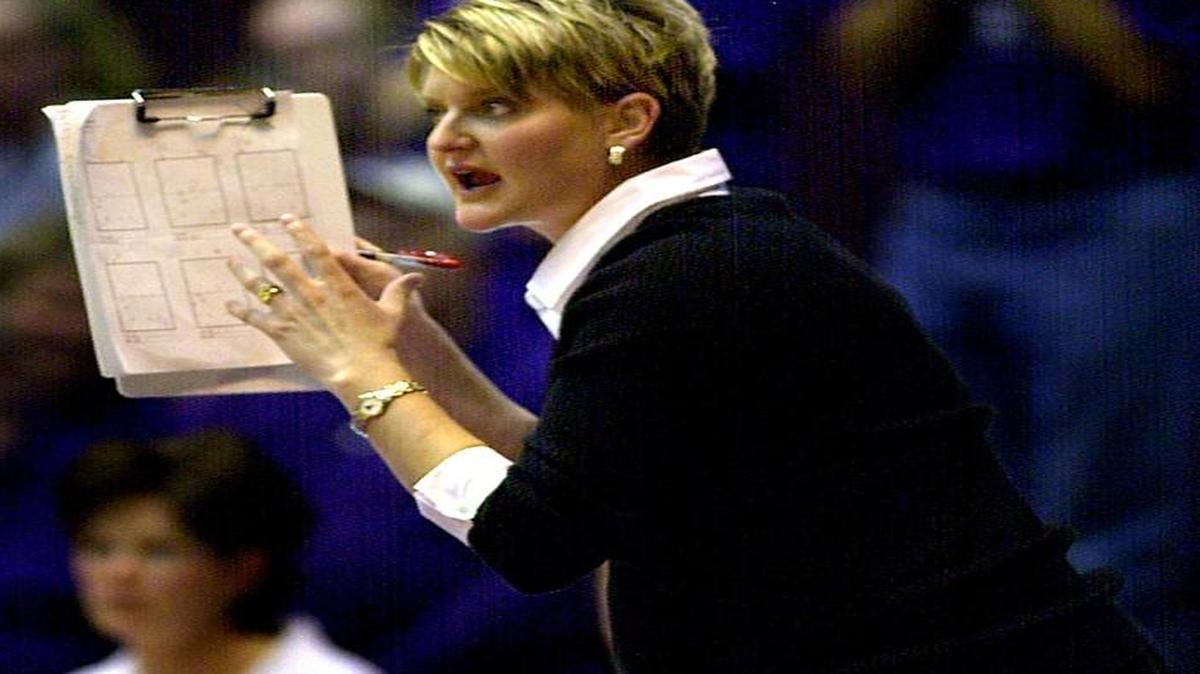 Kansas State is looking to extend the contract of volleyball coach Suzie Fritz.