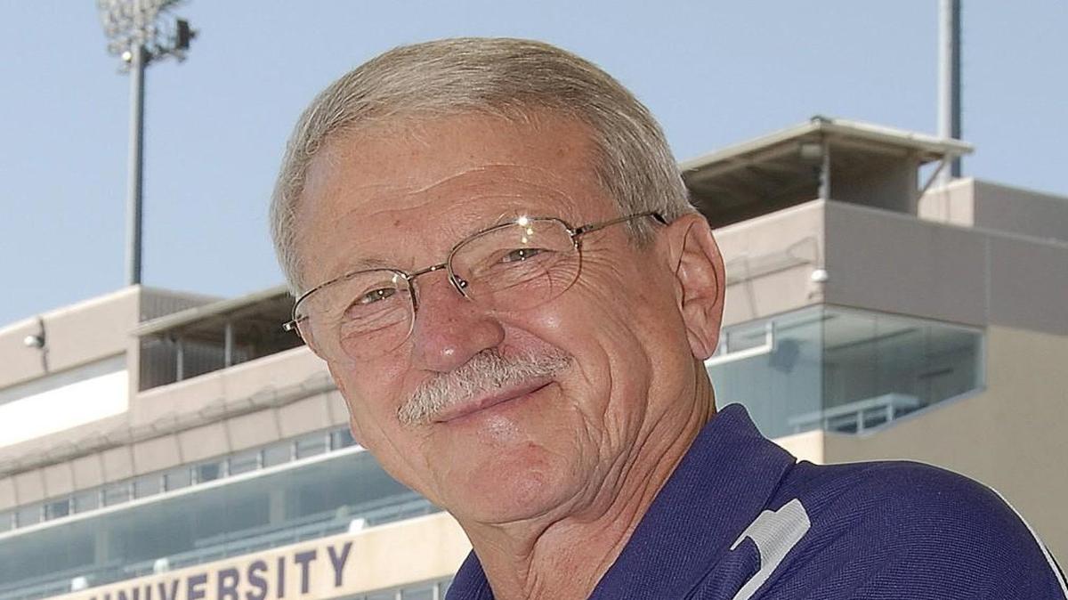 Bob Krause, a longtime Kansas State administrator and short-term athletic director, died Wednesday at age 70.