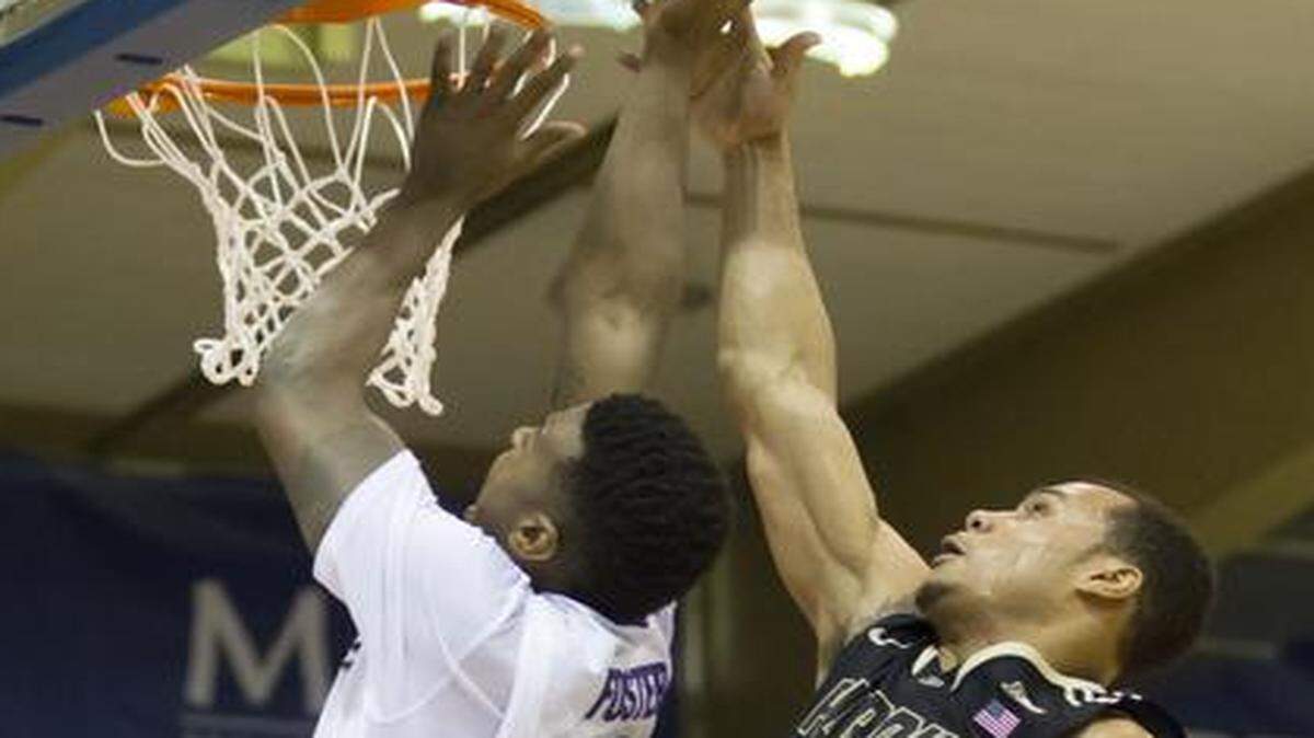 
Kansas State guard Marcus Foster (left) went up against Purdue on Monday at the Maui Invitational. He finished with 24 points.
