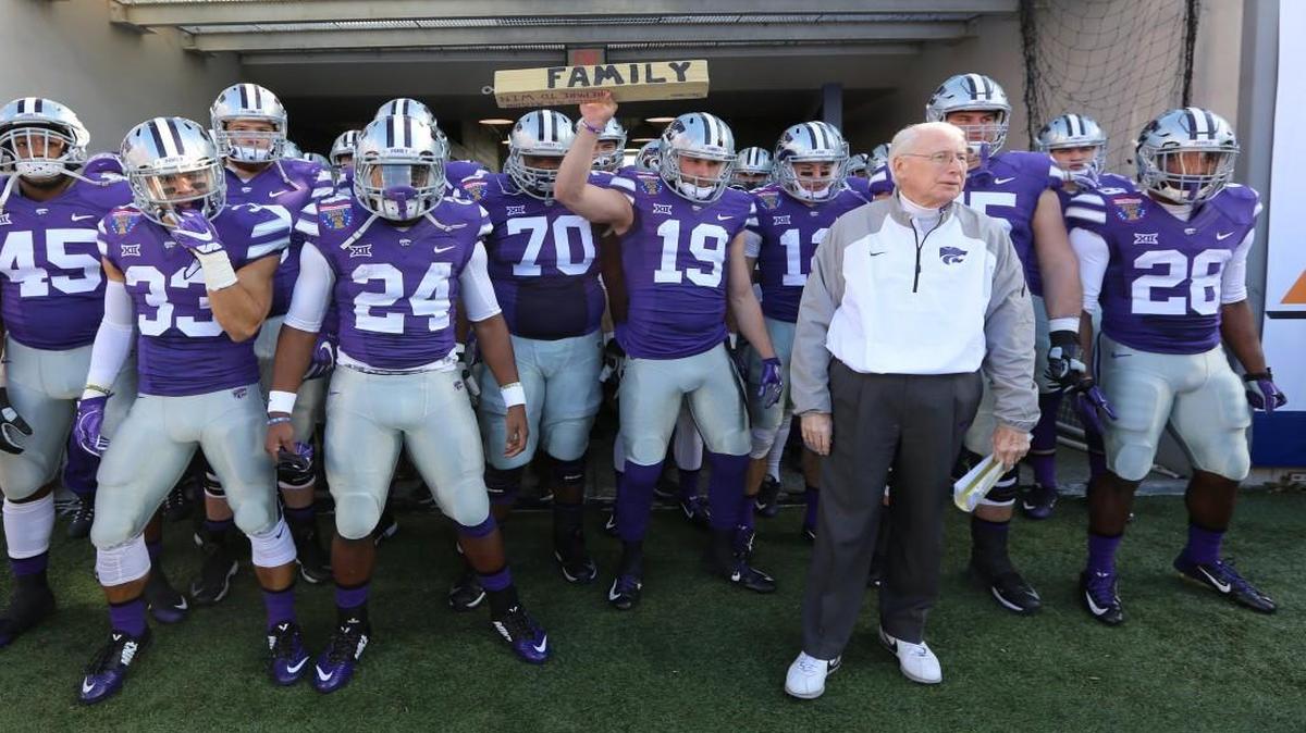Kansas State coach Bill Snyder does not allow his assistants to go out and recruit much during the season, saying they should focus on the team’s current players. It’s a much different approach than what most other teams do, and it might leave the Wildcats at a disadvantage this year.