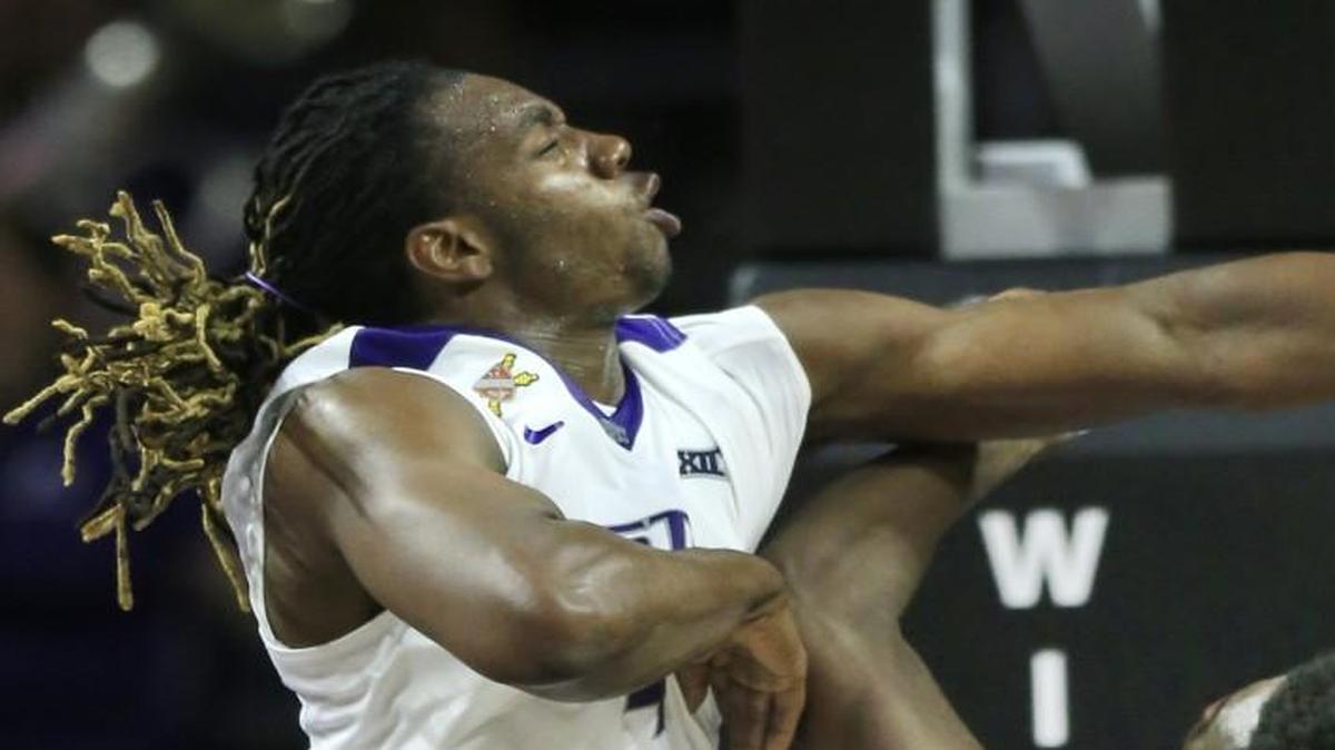 Kansas State forward D.J. Johnson tried to block a shot during the second half on Friday night in Manhattan, Kan.