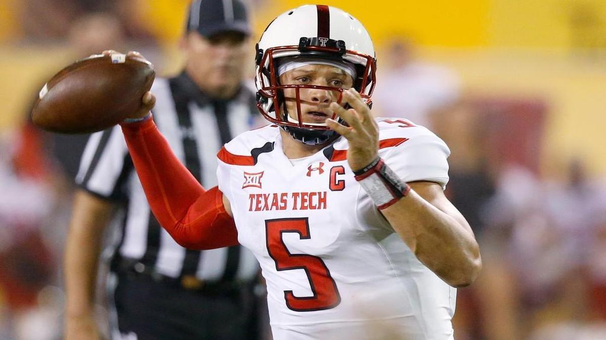 Texas Tech's Patrick Mahomes looks to pass against Arizona State.