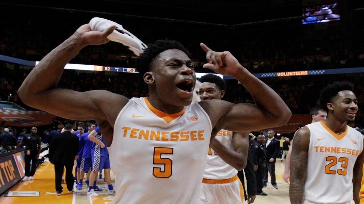 Tennessee forward Admiral Schofield celebrates after Tennessee defeated Kentucky 82-80 in an NCAA college basketball game Tuesday, Jan. 24, 2017, in Knoxville, Tenn.