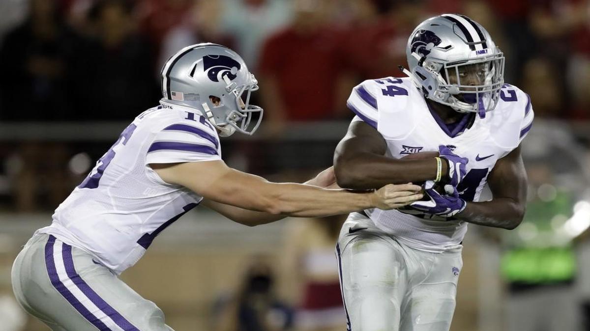Kansas State running back Charles Jones took a handoff from quarterback Jesse Ertz during a game against Stanford.