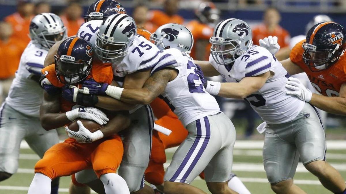
Kansas State defenders ganged up and stopped UTSA running back Jarveon Williams.
