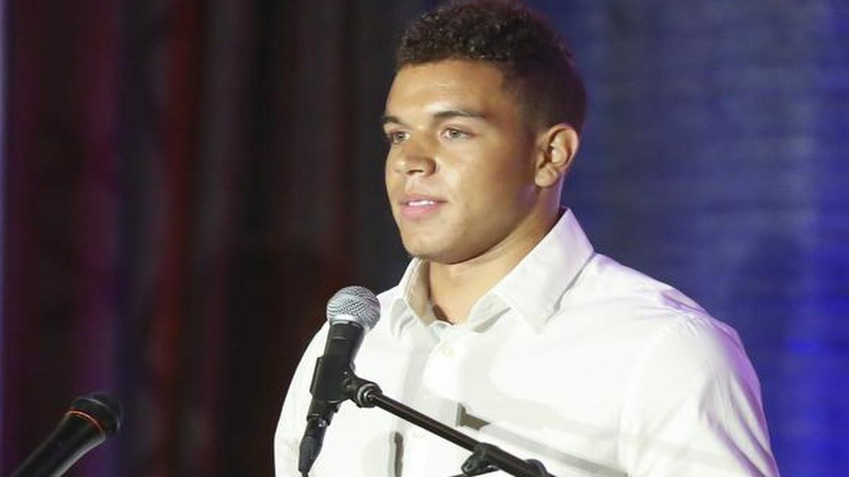 
Denzel Goolsby, a recent graduate of Bishop Carroll who will play for Kansas State, talks about his father while accepting the award for Male High School Athlete of the Year on Thursday night.
