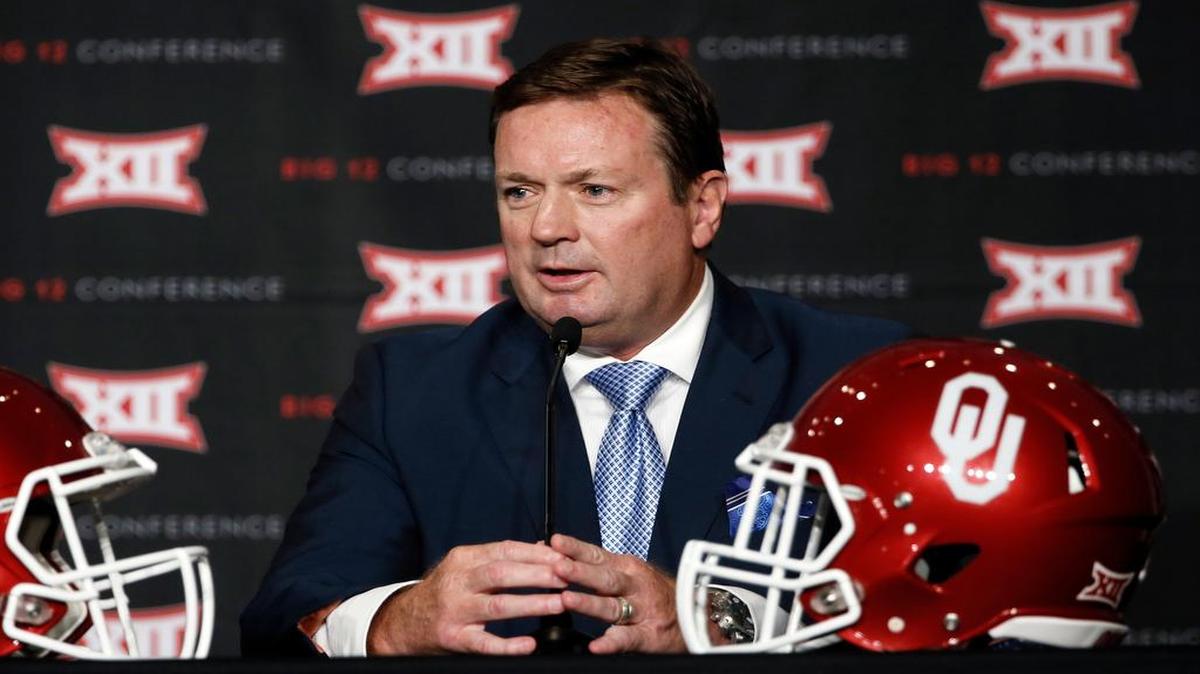 
Oklahoma football coach Bob Stoops addresses media at Big 12 media day Tuesday in Dallas.
