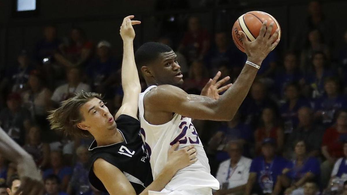 David McCormack, a teammate of Kansas freshman Billy Preston (above) last season at Oak Hill Academy, arrived Monday night in Lawrence for an unofficial recruiting visit.