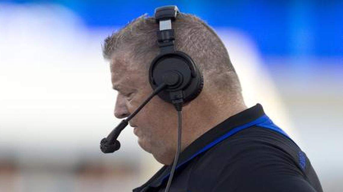 
Kansas Jayhawks head coach Charlie Weis lost another top junior-college recruit on Monday.


