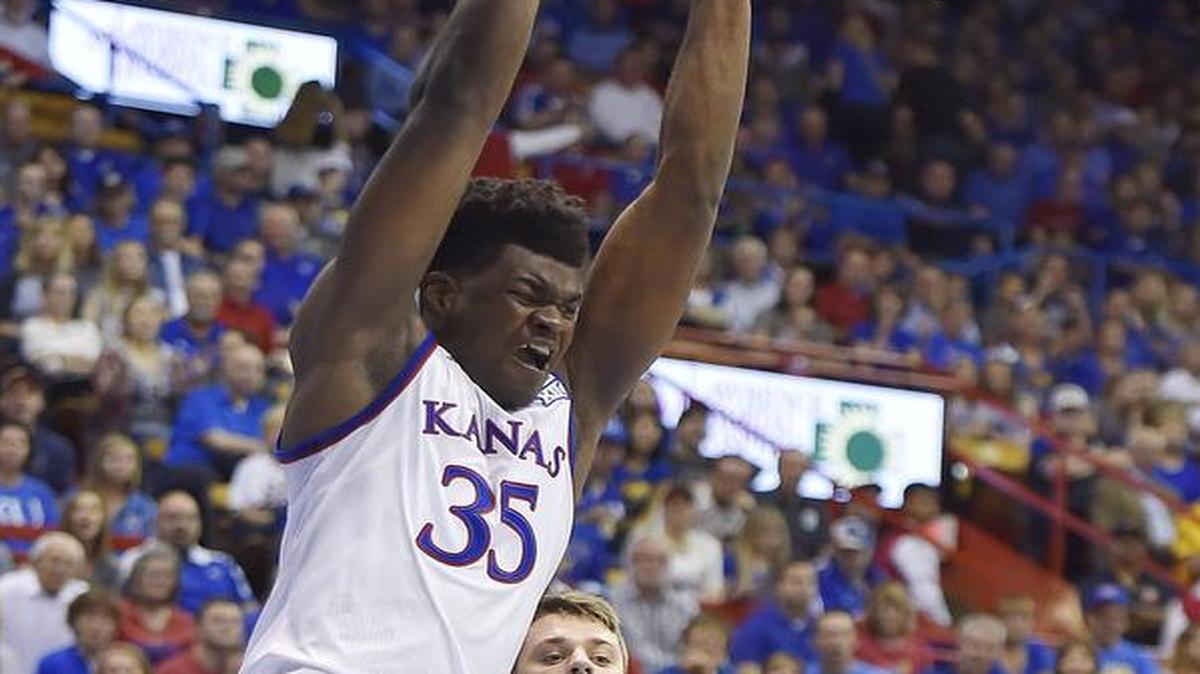 Kansas center Udoka Azubuike (left) saw his freshman season cut short by injury.