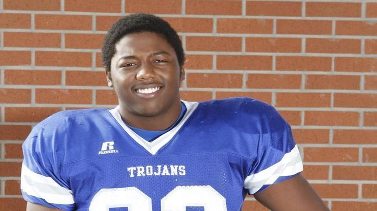 DeeIsaac Davis has committed to play college football at Kansas.