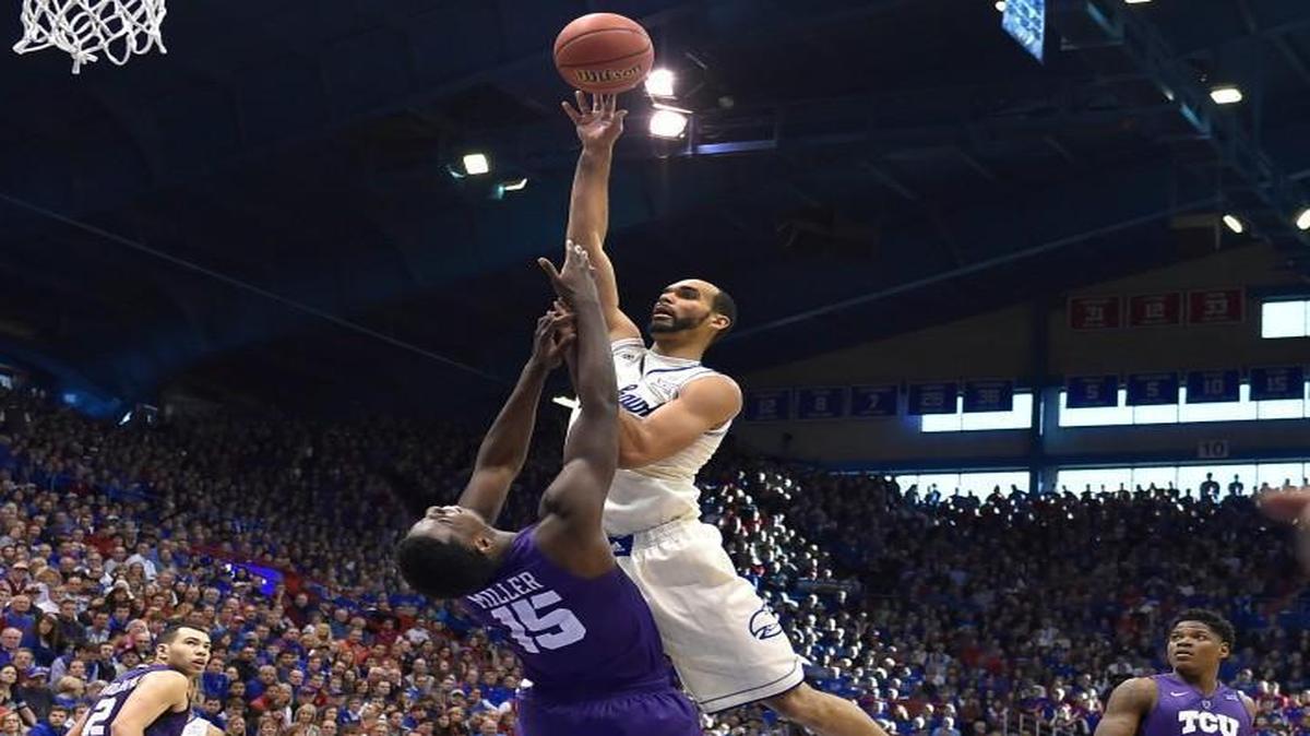 Perry Ellis (right) and Kansas’ last win was last Saturday against TCU at Allen Fieldhouse.