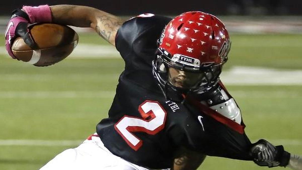 
Laquvionte Gonzalez, a receiver who spent the last two seasons at Texas A&M, announced Sunday on his Twitter account that he will transfer to Kansas. If Gonzalez, a former four-star recruit and native of Cedar Hill, Texas, lands on campus at Kansas, he would have two years of eligibility remaining after sitting out the 2015 season. 
