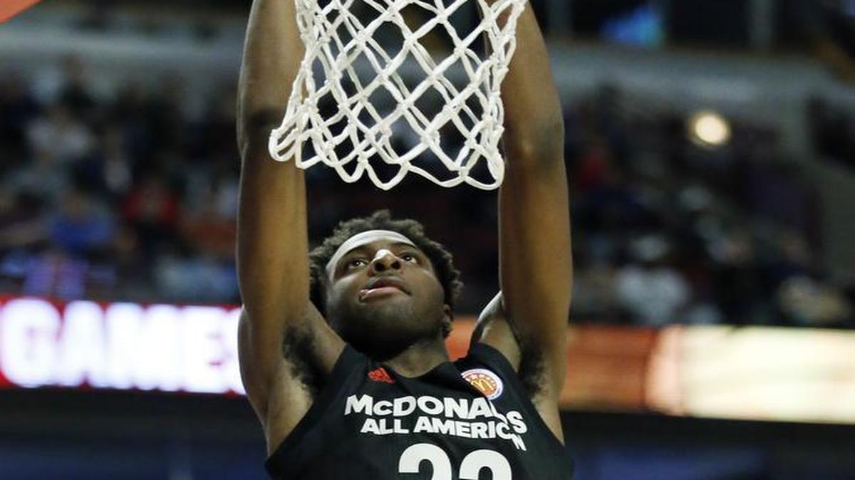 Mitchell Robinson, who considered transferring to Kansas after being released from his national letter of intent at Western Kentucky, reportedly is heading back to the Hilltoppers. He scored 14 points in the McDonald’s All-American Game in March.