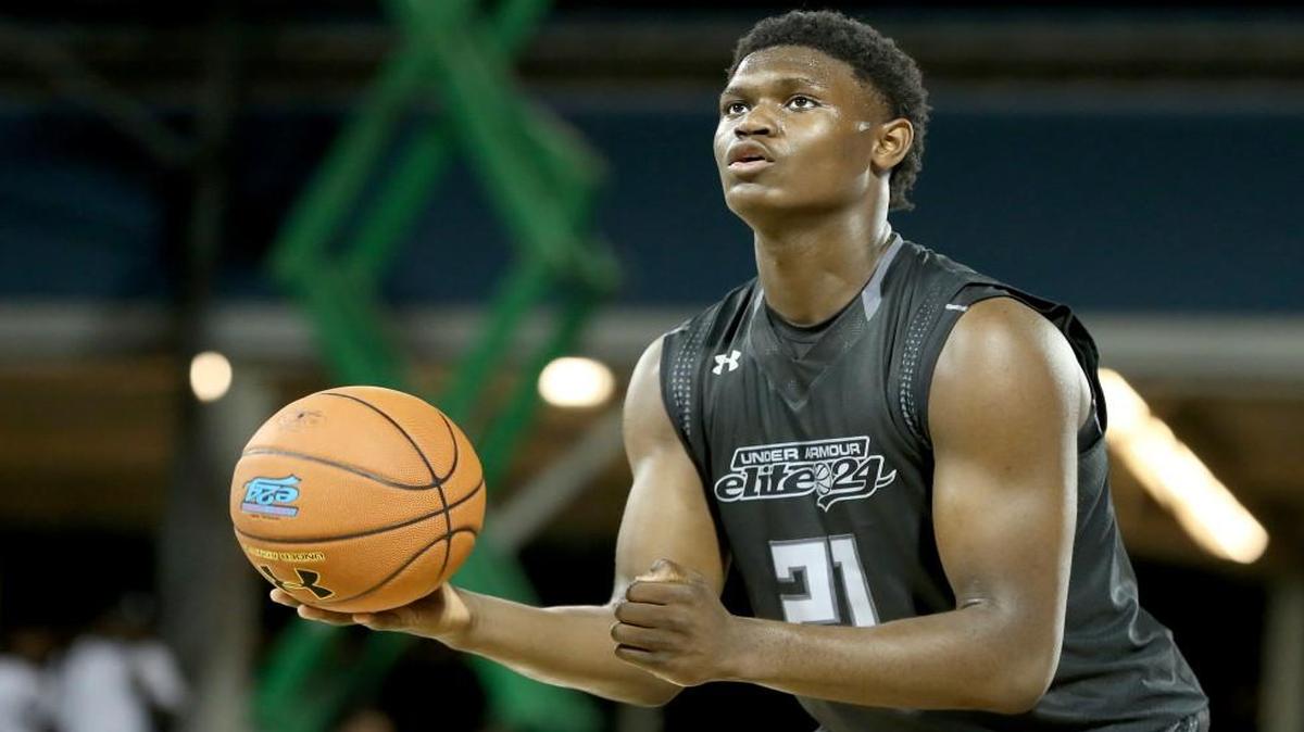 Zion Williamson, the Rivals.com No. 2-ranked prospect in the class of 2018, made an official visit to Clemson and plans on visiting Duke and UCLA. He has a home visit scheduled with Kansas Jayhawks coach Bill Self on Tuesday.