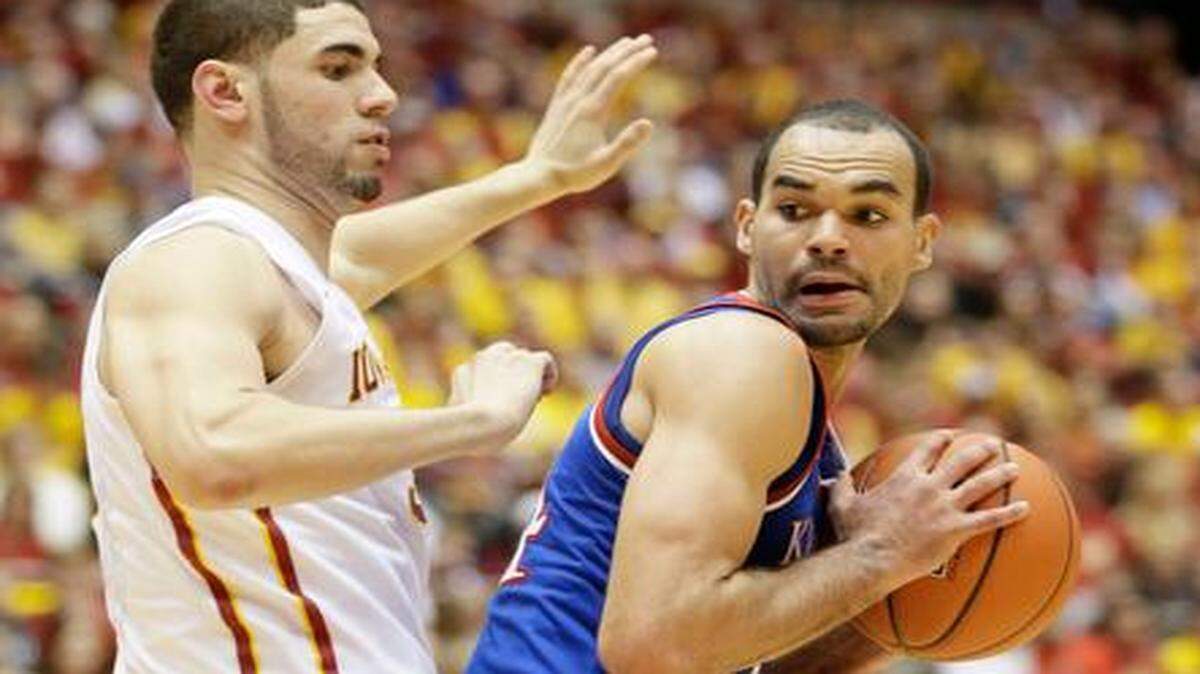 
Saturday’s loss at Iowa State wasn’t all bad for Kansas. Junior forward Perry Ellis appeared to break out of an offensive funk, finishing with 19 points and 11 rebounds on the road. Now Ellis will try to equal the feat against one of the Big 12’s better defenses. 
