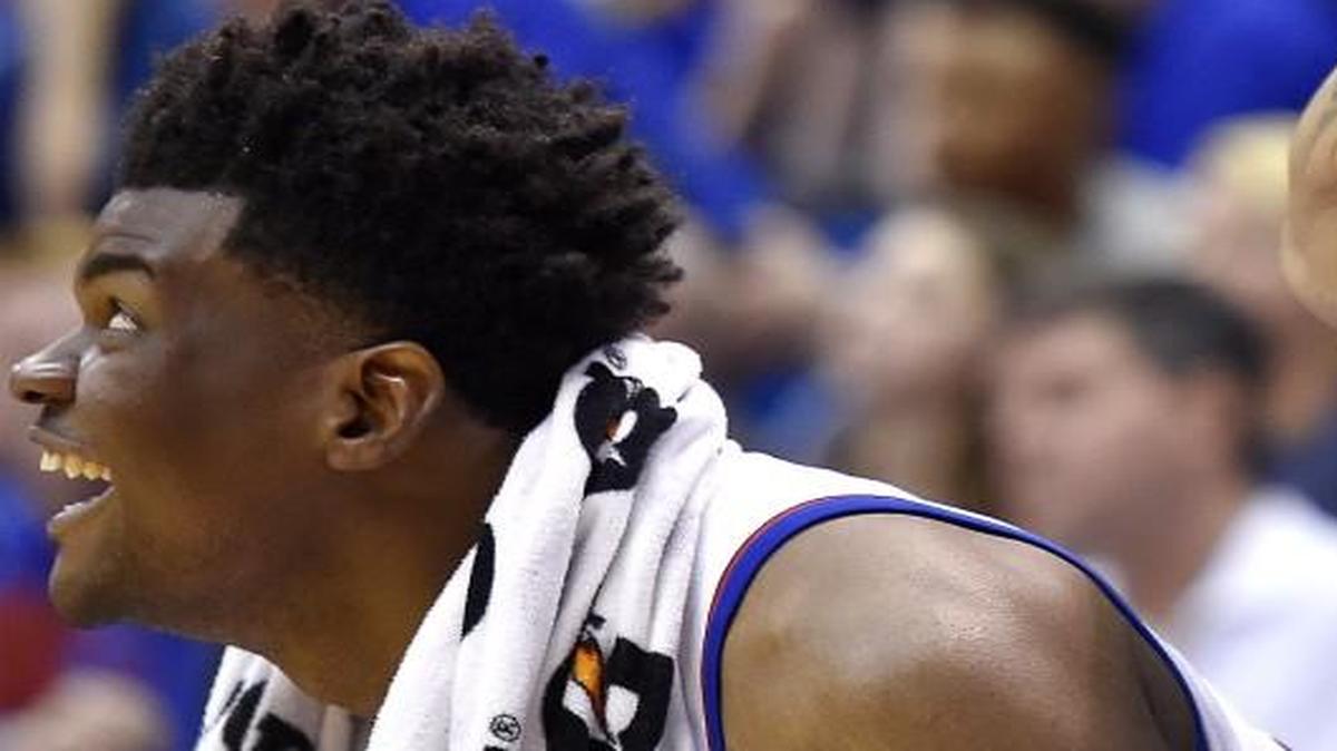 Udoka Azubuike (left) is the most talented of Kansas’ freshman big men, but he’s also still behind with his offensive knowledge.