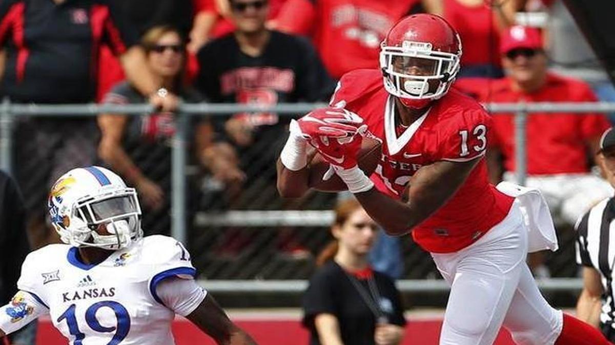 
Rutgers wide receiver Carlton Agudosi caught a touchdown pass against Kansas’ Tyrone Miller Jr. in the first quarter of Saturday’s game.

