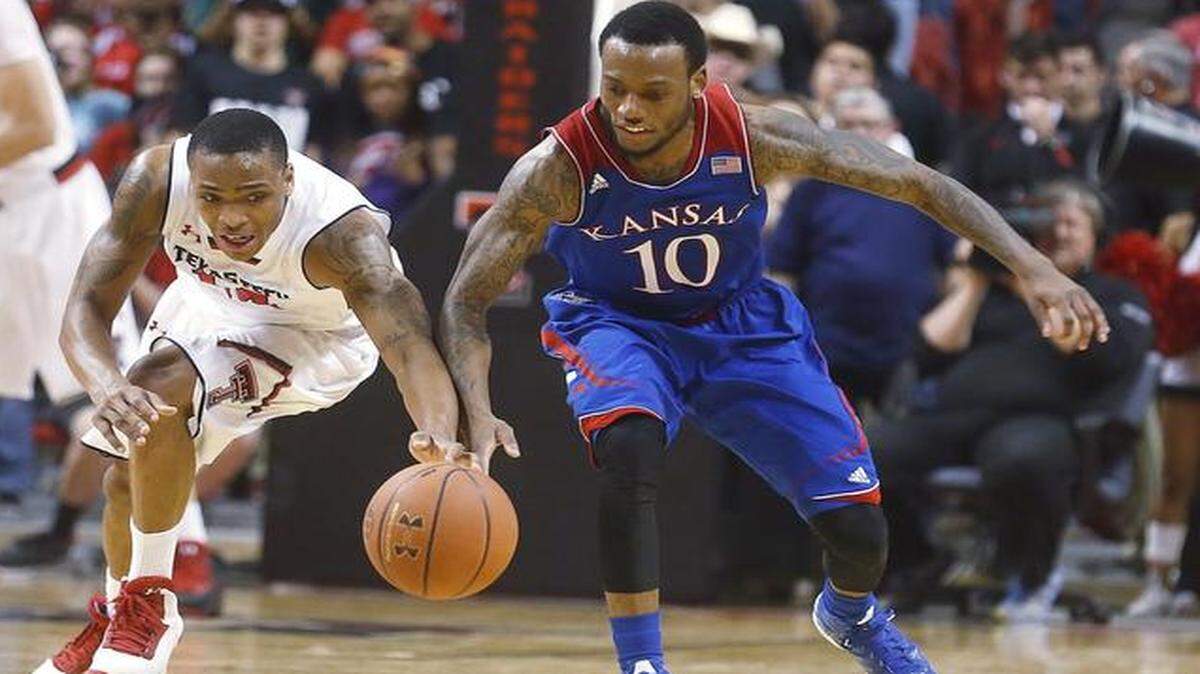 
Former Kansas guard Naadir Tharpe will forgo his final year of college eligibility.
