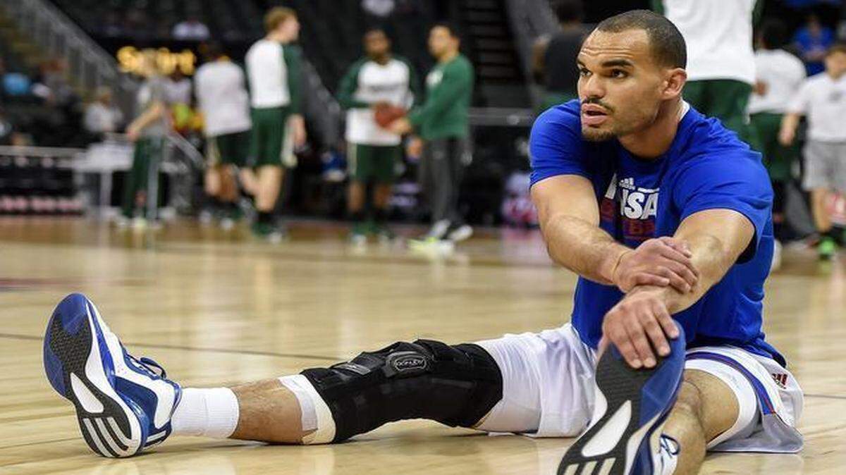 
Despite a sprained right MCL, Kansas forward Perry Ellis appeared in the game against Baylor at the Big 12 Tournament last week. The health of his knee is a major concern going into the NCAA Tournament.
