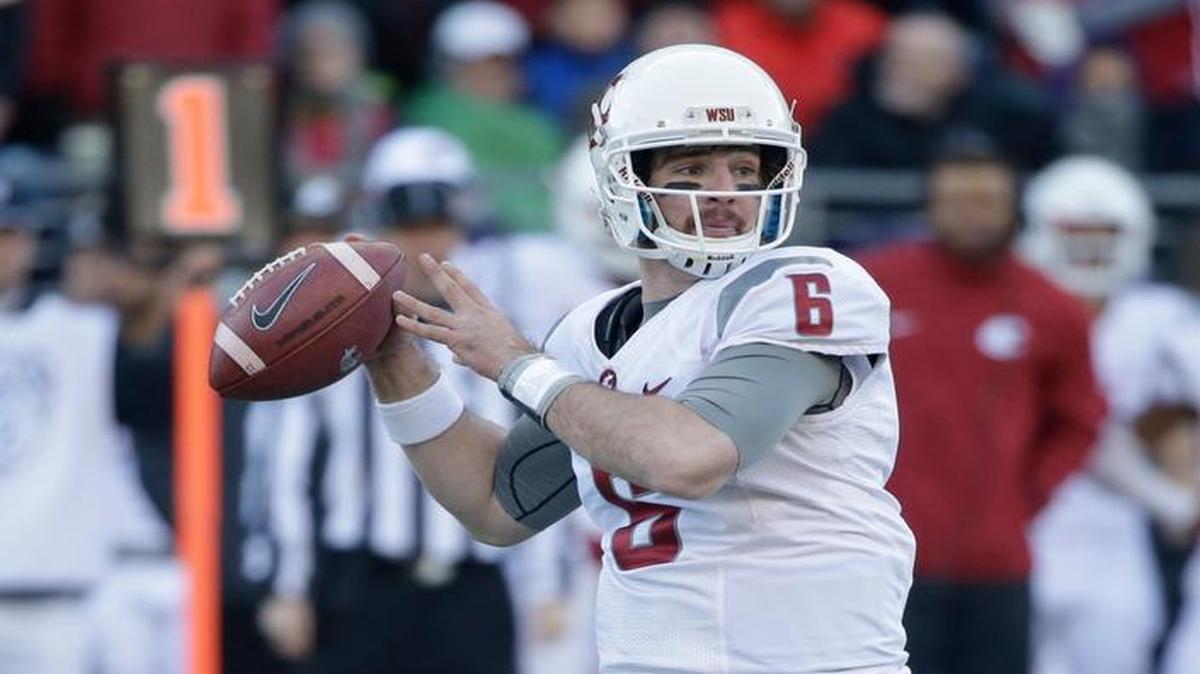 Quarterback Peyton Bender, who played for Washington State in 2015, has signed with Kansas after playing at Itawamba (Miss.) Community College.