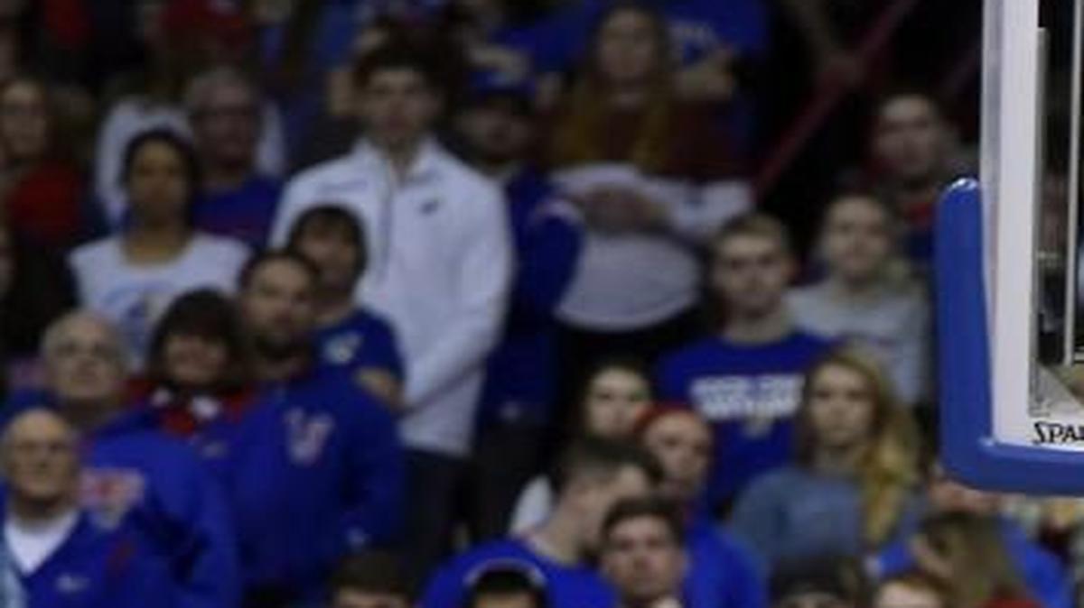 Cheick Diallo (center), blocking a shot by TCU’s Devonta Abron last month, and Carlton Bragg (left) are providing more production inside for Kansas.