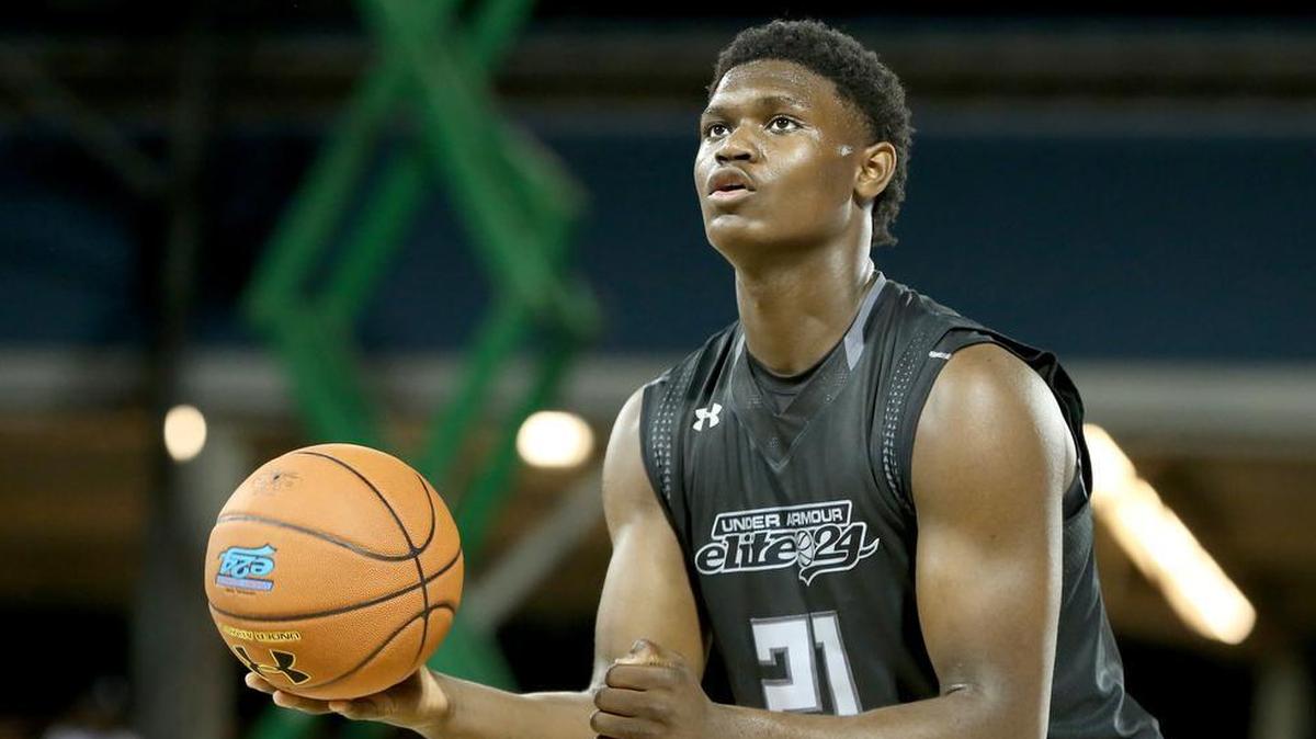 Kansas recruiting target Zion Williamson said Wednesday night on Twitter that he will announce his college choice on Jan. 20. In addition to KU, Clemson, South Carolina, Kentucky, Duke and North Carolina are on his list.