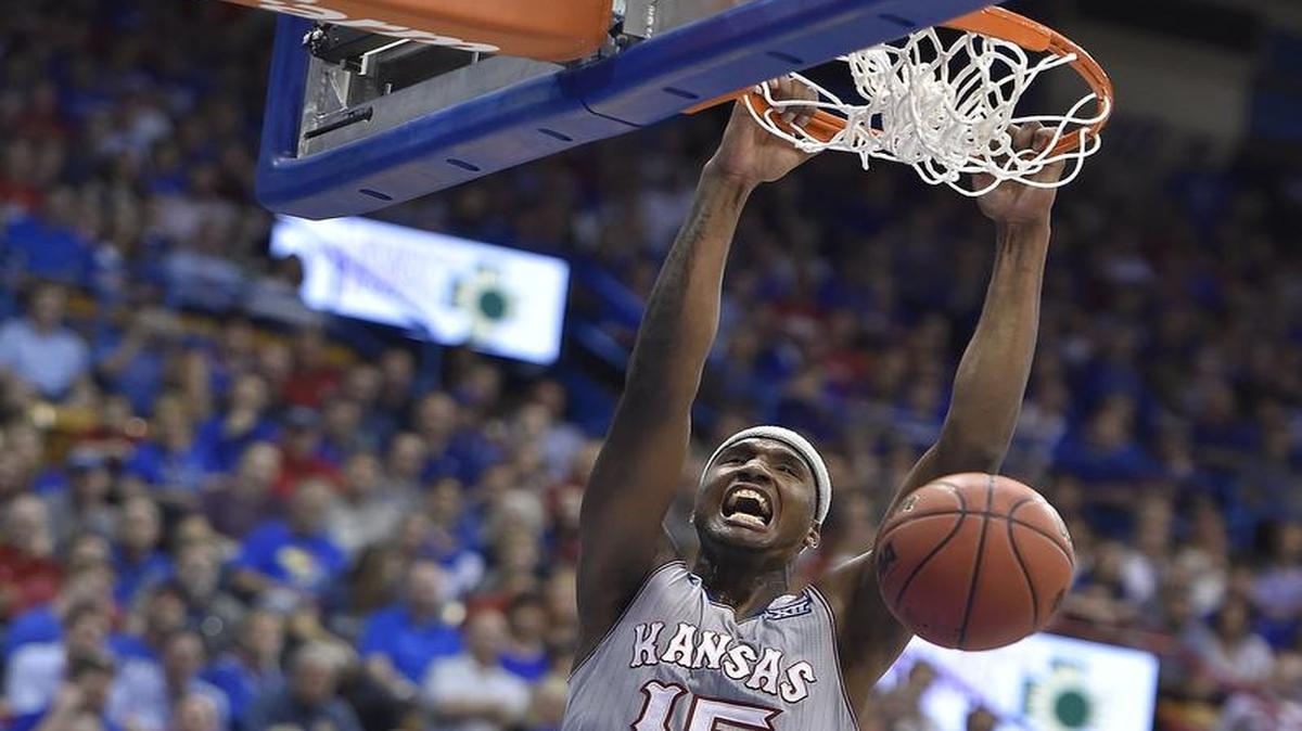 Carlton Bragg had 15 points for Kansas against TCU on Wednesday.