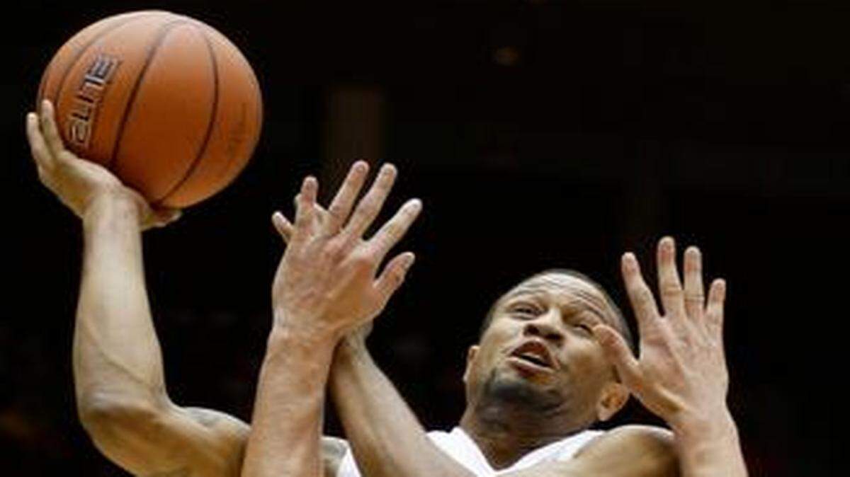 
Iowa State isn’t built around Bryce Bryce-Jones, but the shooting guard brings versatility to the Cyclones. The Cyclones will play Alabama on Monday night in the semifinals of the CBE Classic at the Sprint Center.
