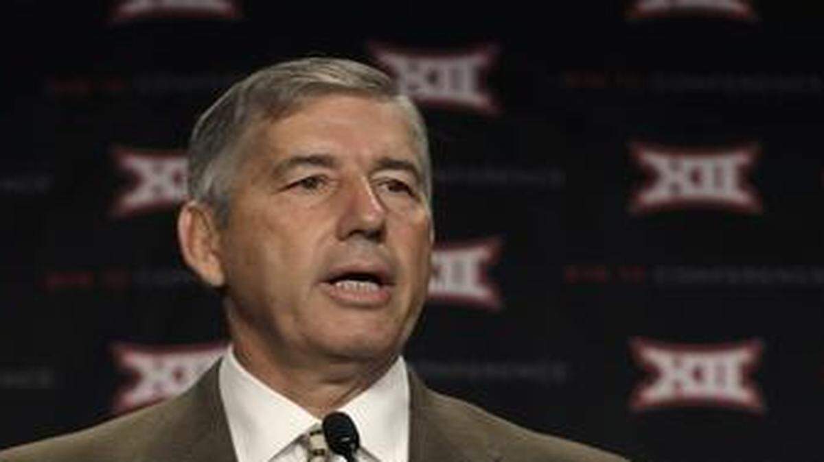 
Big 12 commissioner Bob Bowlsby said coming changes could include the increasing disappearance of men’s nonrevenue sports as schools search for ways to increase compensation and award “full cost of attendance” scholarships to its student athletes.


