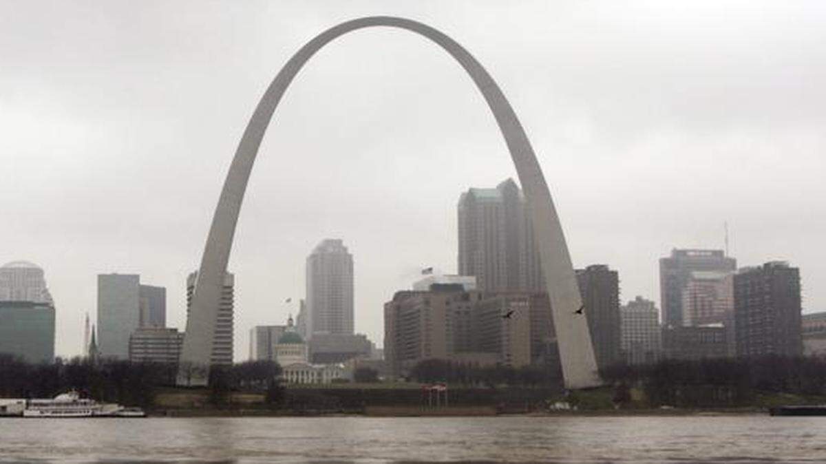 
St. Louis will keep the Missouri Valley Conference men’s basketball tournament through 2018. Kansas City made a bid for the event.
