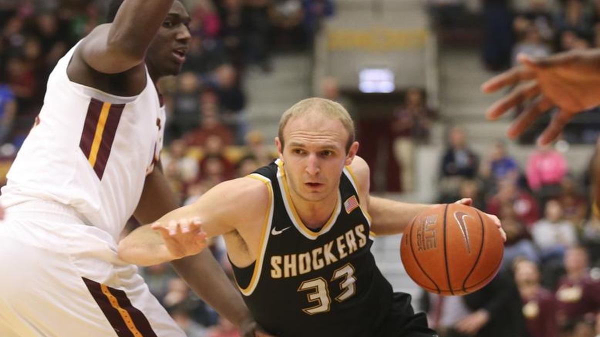 Wichita State’s Conner Frankamp drove to the basket against Loyola during the second half of Sunday’s game.