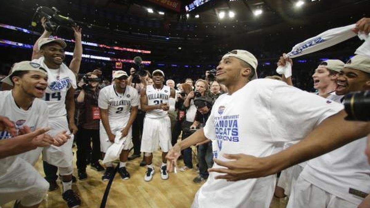 
Villanova’s Mikal Bridges (right) and his teammates won the Big East regular-season and tournament championships for the first time in 20 years.
