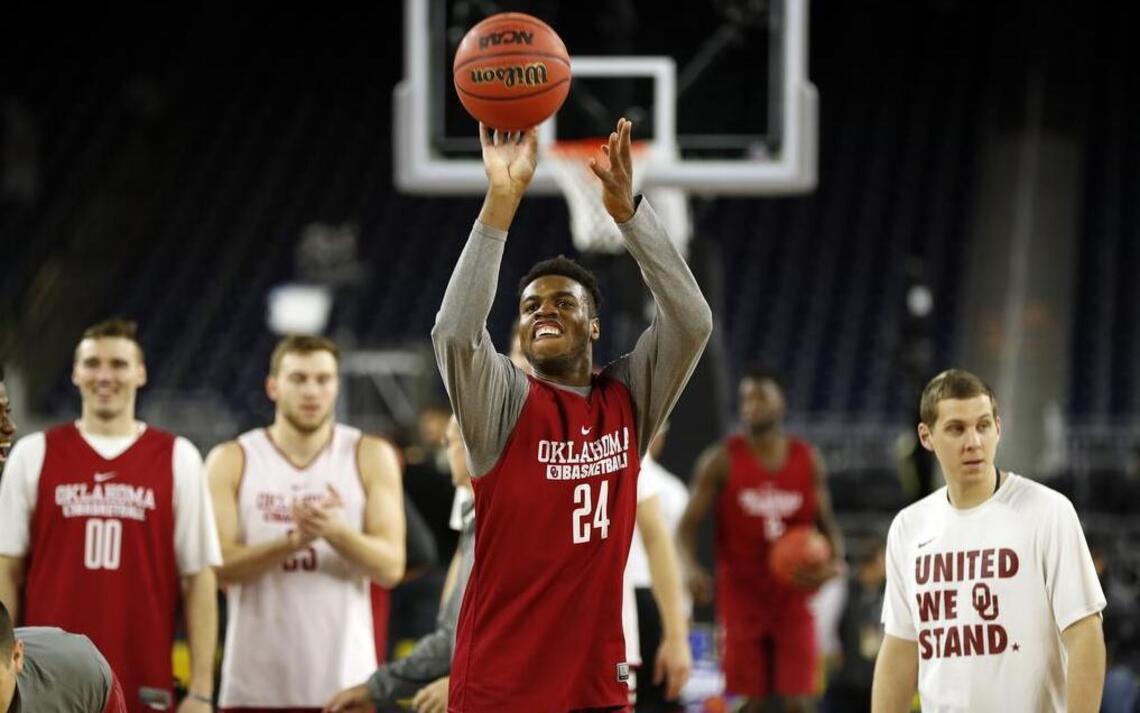 Oklahoma’s Buddy Hield is a rare fourth-year college basketball star