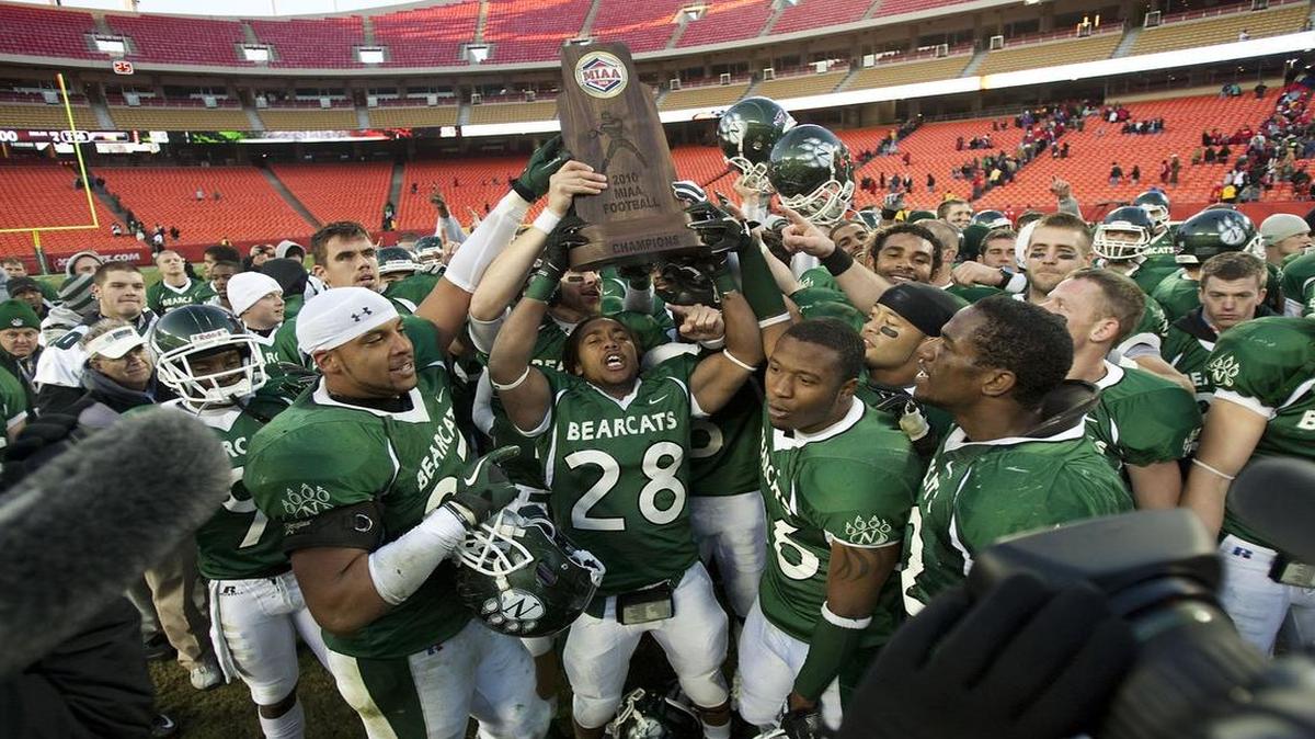 Northwest Missouri won the MIAA after beating Pittsburg State 22-16 in the 2010 Fall Classic at Arrowhead.