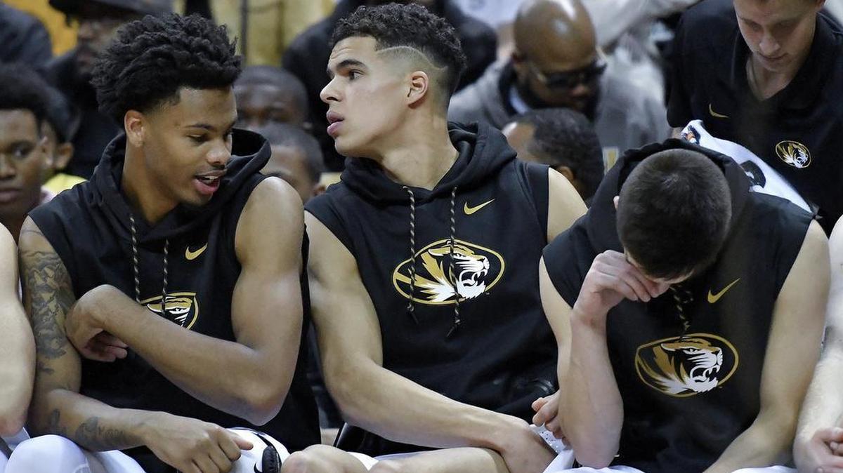 Missouri Tigers forward Michael Porter Jr. holds an ice pack on his hip during last week’s basketball game against the Iowa State Cyclones at Mizzou Arena on November 10, 2017.