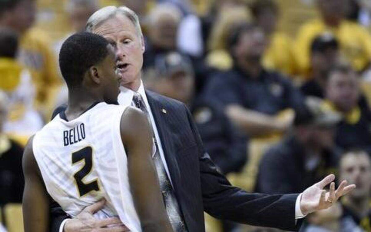 
Missouri basketball coach Kim Anderson talked with Deuce Bello during their game against UMKC.
