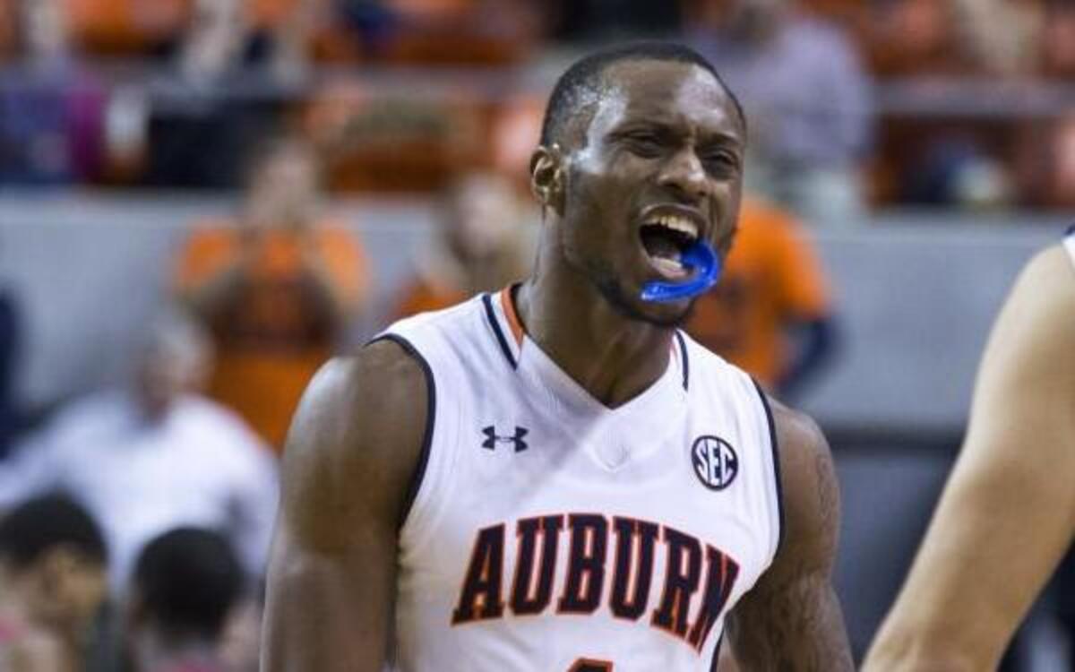 Guard Kareem Canty (left) is Auburn’s leading scorer.