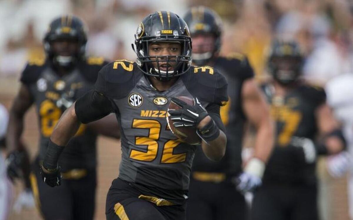 
Missouri running back Russell Hansbrough finished with 205 carries for 1,084 yards and 10 touchdowns last season.
