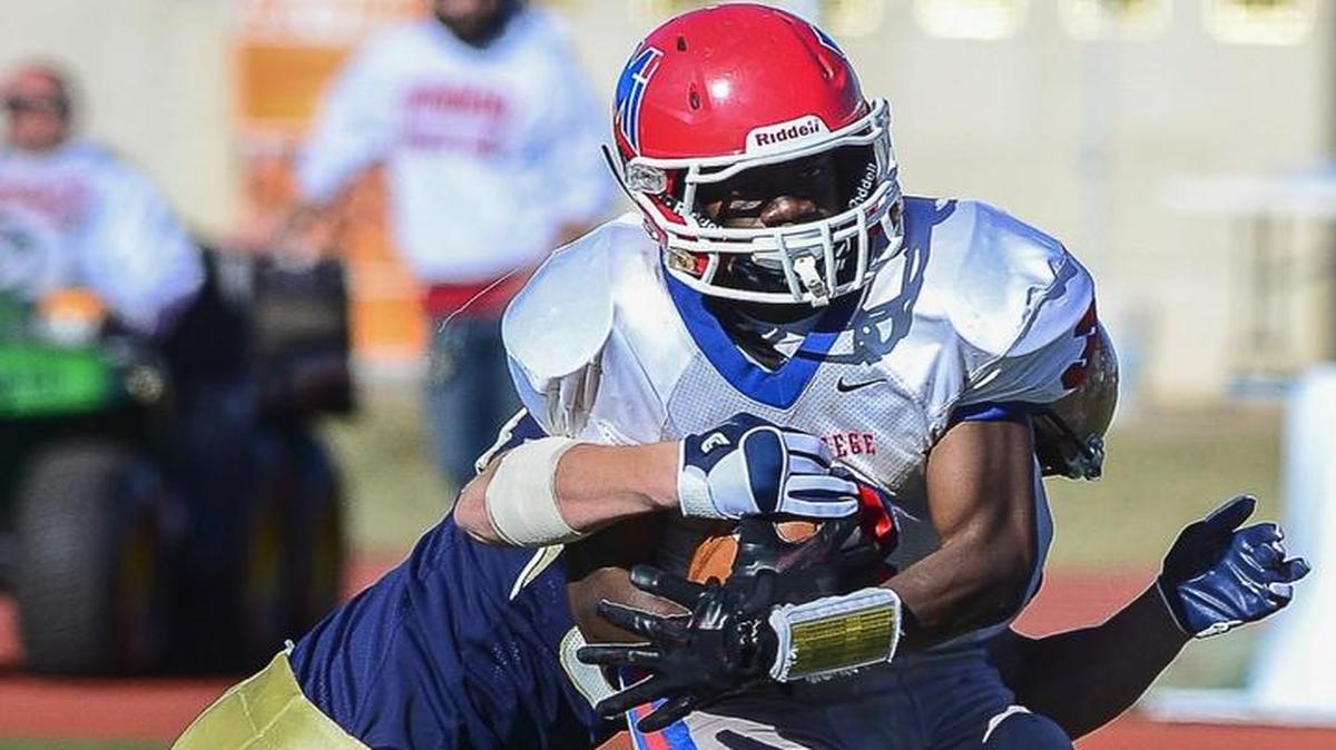 Bishop Miege rising senior Jafar Armstrong (3), a 2017 wide receiver prospect, committed to the University of Missouri on Tuesday. He received an offer from the Tigers last week.