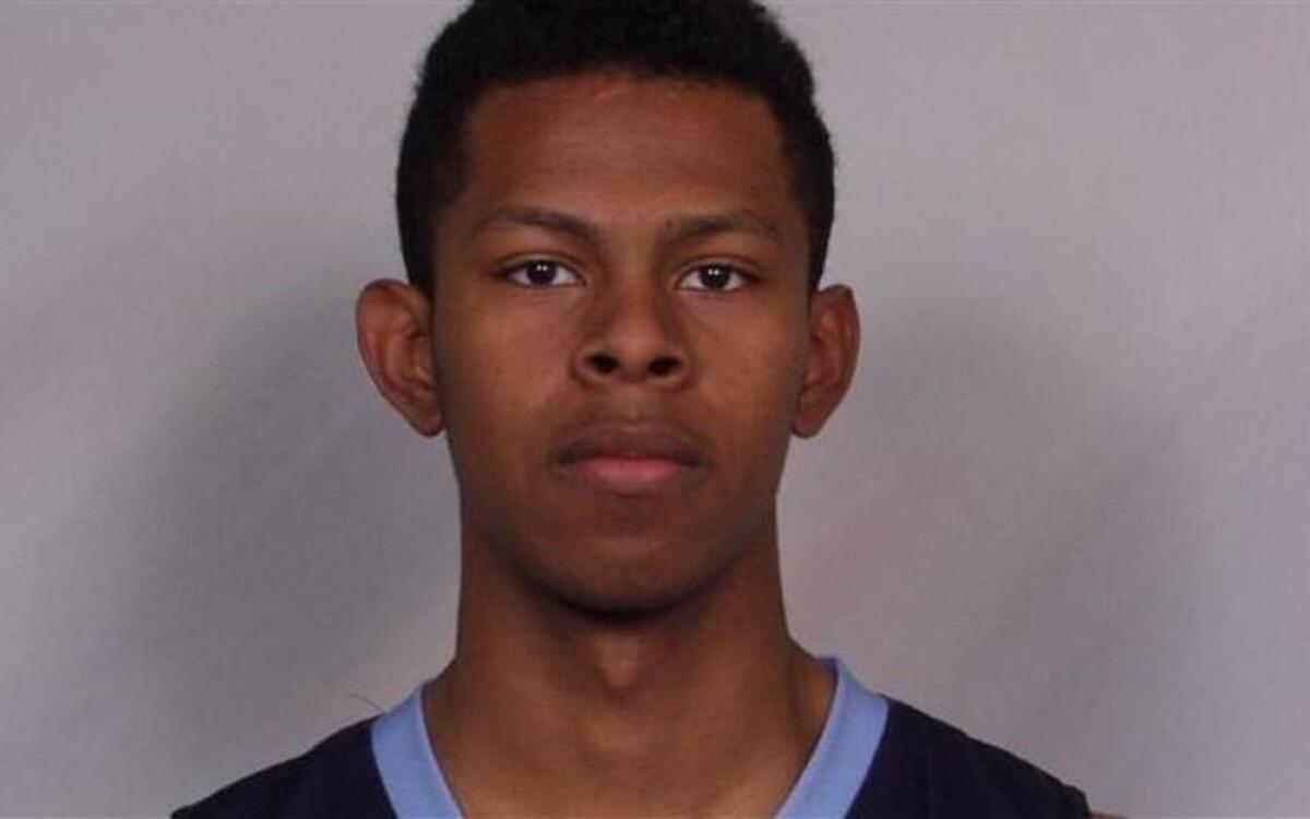 Missouri on Monday officially announced the signing of 6-foot-9 forward Jakoby Kemp from Layton, Utah, indicating that he’s already enrolled in summer classes and working out with the team.