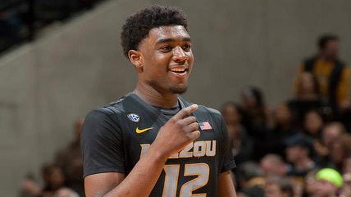 
Namon Wright, who scored 28 points against Florida on Tuesday, and Missouri finally got to enjoy a victory.
